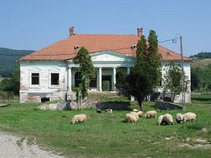 A farkadini uradalmi ház felújítás előtt A farkadini uradalmi ház felújítás előtt