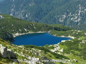 A Fekete-tó az Arágyes-gerincről