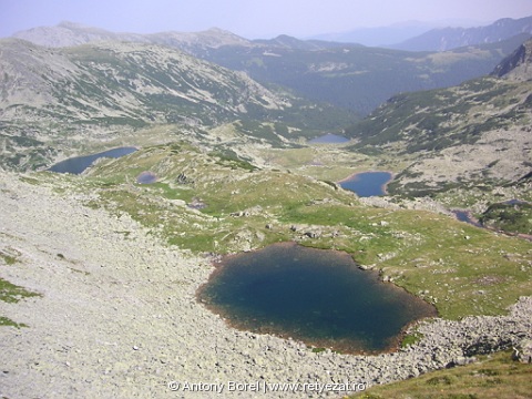 a Kapu-tó a Bukura-csúcs oldalából