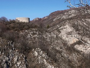Az őrtorony távlati képe Az őrtorony távlati képe